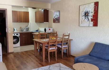 Уютен апартамент под наем до кабинковия лифт в Банско