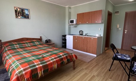 Меблированная студия В АРЕНДУ, рядом с магазином Била, г. Банско