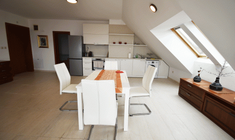 Просторен и светъл двустаен апартамент 91 кв.м. чиста площ, гр. Банско Просторен и светъл двустаен апартамент 91 кв.м. чиста площ, гр. Банско