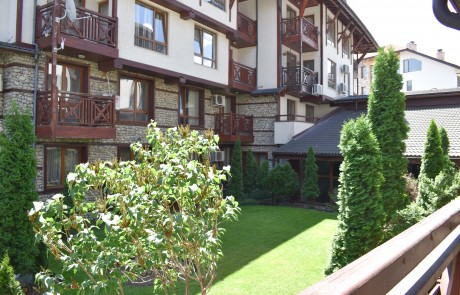 Двустаен апартамент в комплекс до стария център