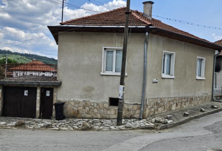 New offer! Two-storey house with yard in the village of Gorno Draglishte 
