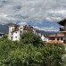 Тристаен апартамент с две спални, голяма тераса и гледка към планината