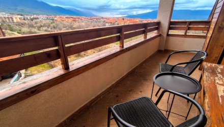 Уютен двустаен апартамент с тераса и гледка към планината в Банско