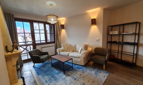 Cozy Apartment with Fireplace and Panoramic Balcony in Bansko