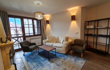 Уютен апартамент с камина и панорамна тераса в Банско