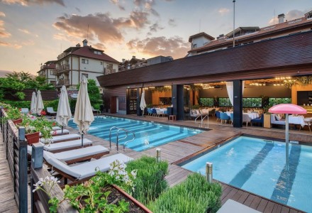 Stylish furnished studio with beautiful mountain and surrounding views. Stylish furnished studio with beautiful mountain and surrounding views.