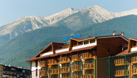 Просторен мебелиран апартамент, район Банско.